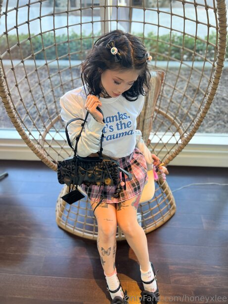 Fantomhoneyxlee model erotic gallery