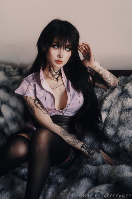 Fantomhoneyxlee model erotic gallery