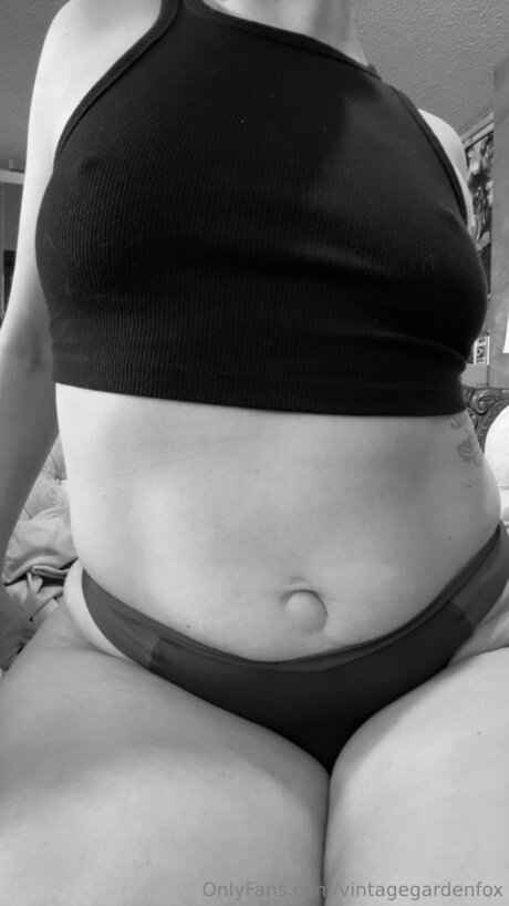 Vintagegardenfox hot star photos