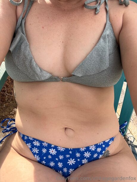 Vintagegardenfox model naked images