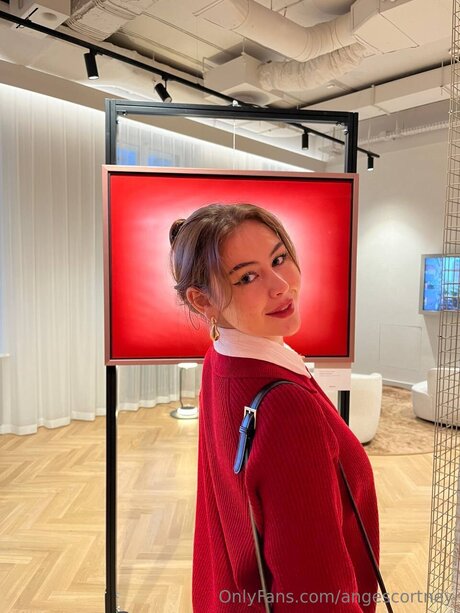 Angescortney star nude img