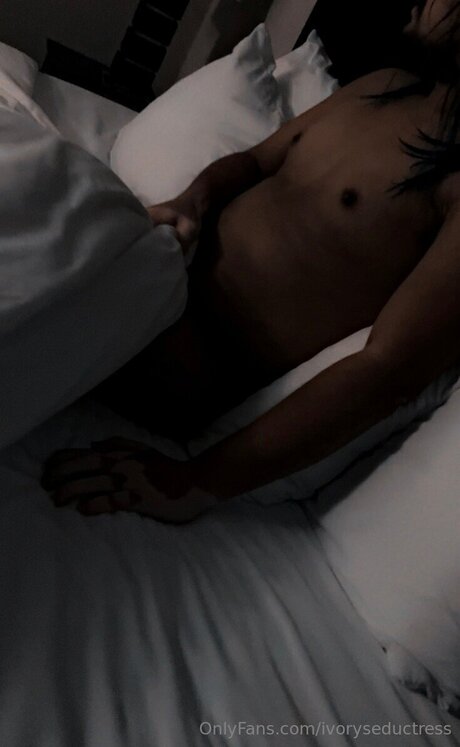 Ivoryseductress star art galleries