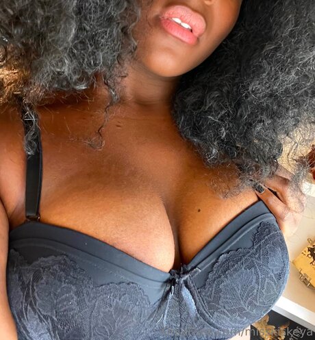 Hypnotik Kiskeya pornstar nude images