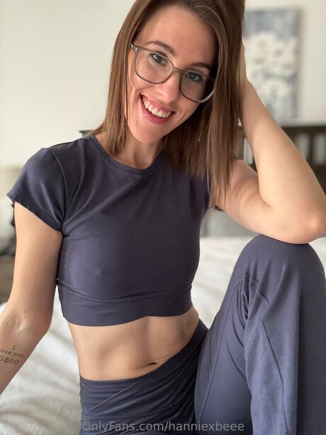 Hanniexbeee model free picture