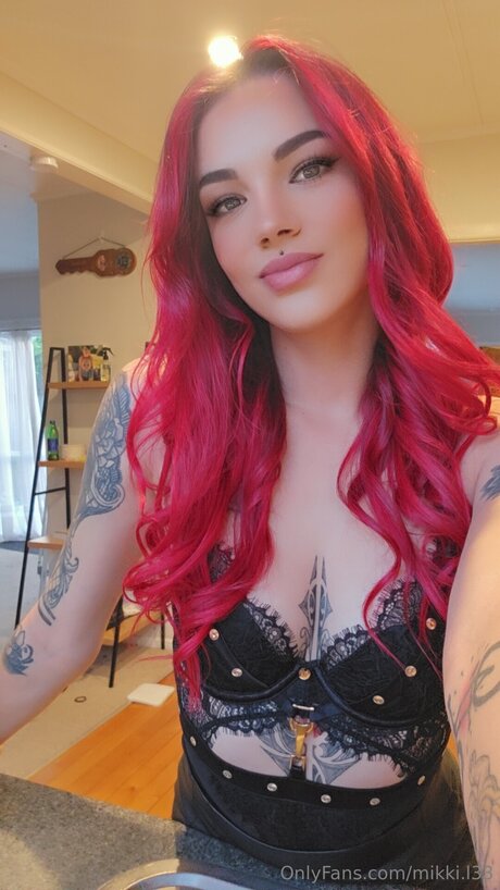 Mikki L33 pornstar sex archive