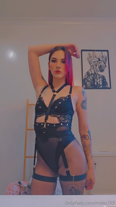 Mikki L33 hot model photos