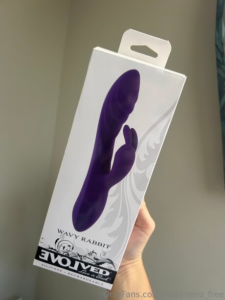 Valkyrienz Free model perfect pics