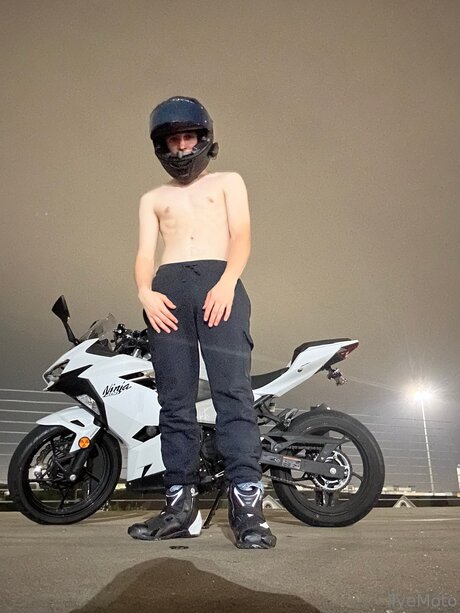 Tyemoto sex model photo