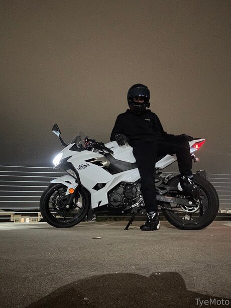 Tyemoto beautiful model picture