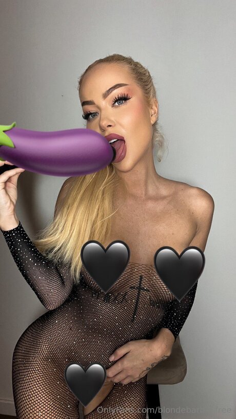 Blondebarbie Free sexy pornstar gallery