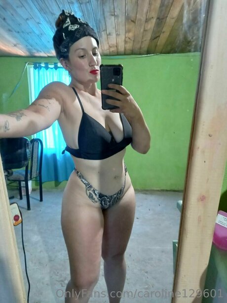 Caroline129601 erotic model archive