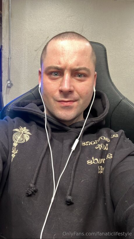 Fanaticlifestyle exclusive actress pic