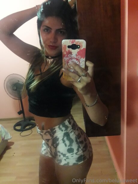 Beluusweet naked actress img