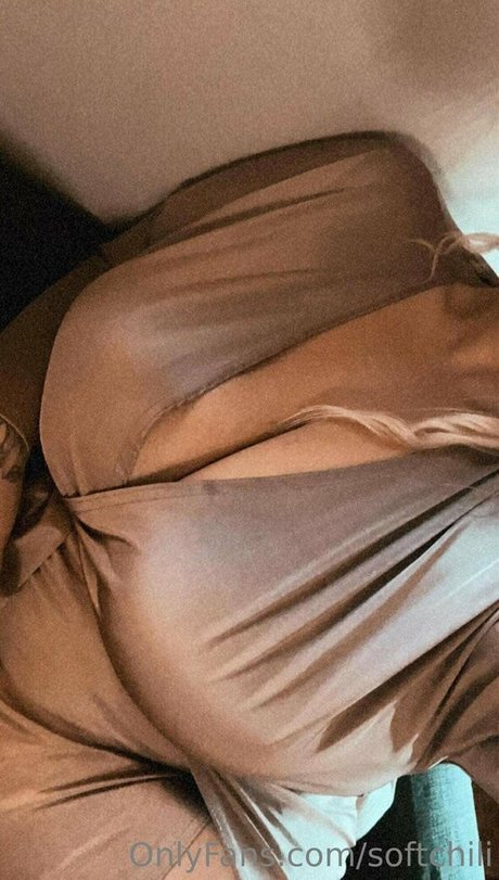 softchili hot model picture