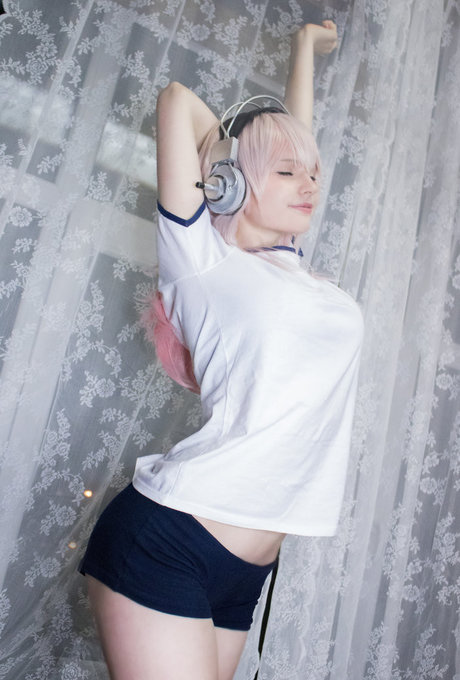 Smoettii model sex pics