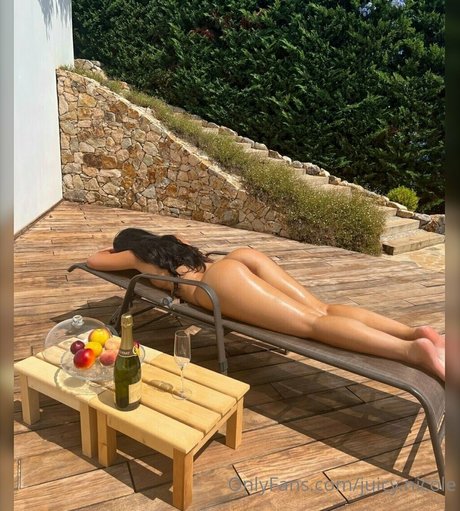 juicy nicole sexy actress gallery