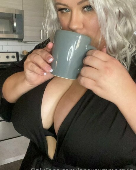 laceysummersvip erotic model galleries