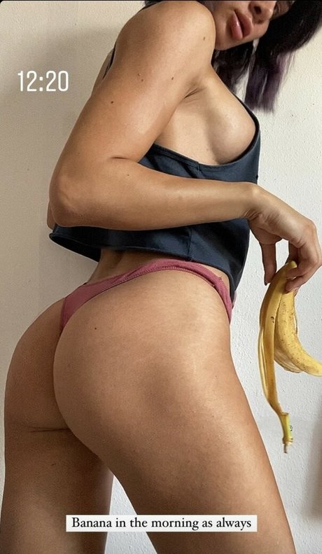 Zeironn Tomboy nude pornstar photo