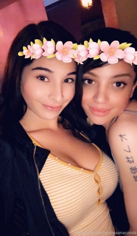 Andrea Anaconda star art pic