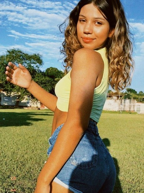 majuusilvax star nude pics