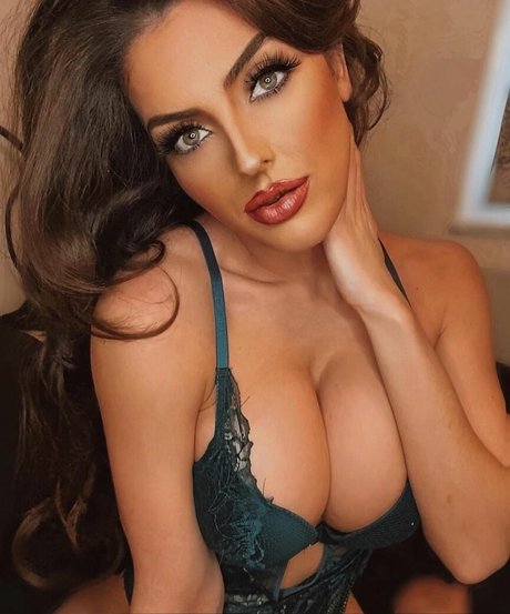 Kayleigh Rose Dematos exclusive model photo