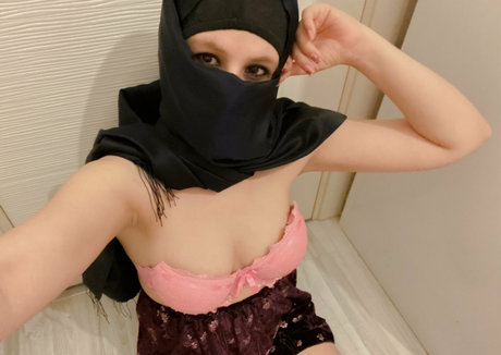 arabiano nude actress galleries