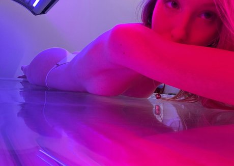 emilyyburns high quality actress images