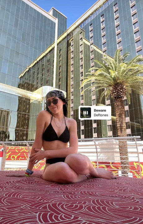 Astrouxx nice model pics