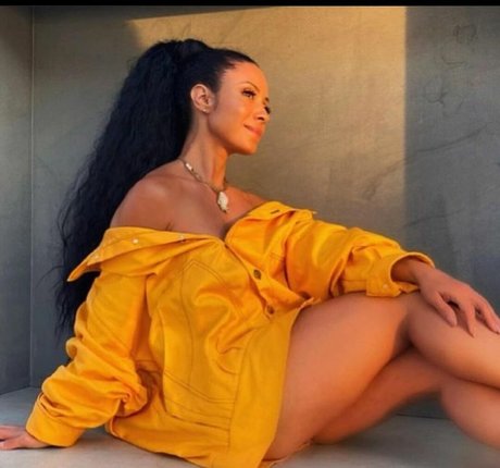 Cinnara Leal star sex photos