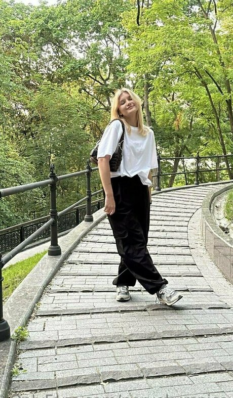 pervokursnica pornstar pretty photo