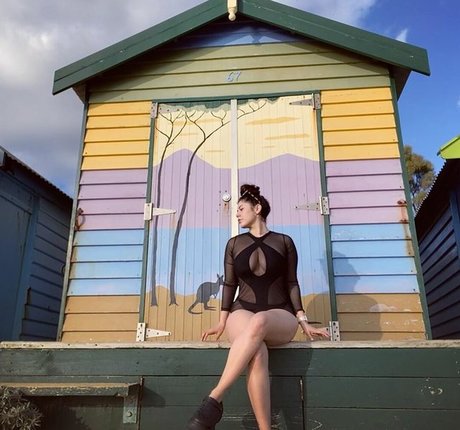 Vivi Alto star pretty images