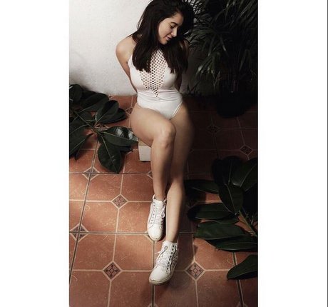 Vivi Alto art actress photos