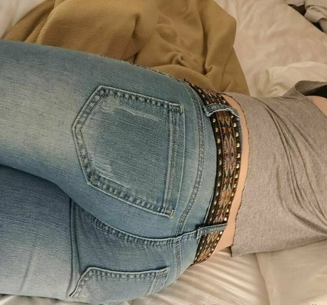 amythrill high quality model pic