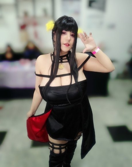 Laura Pyon beautiful actress pictures