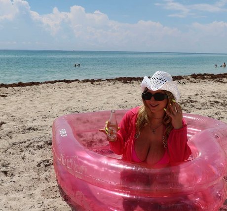 Jolieboero perfect actress photos