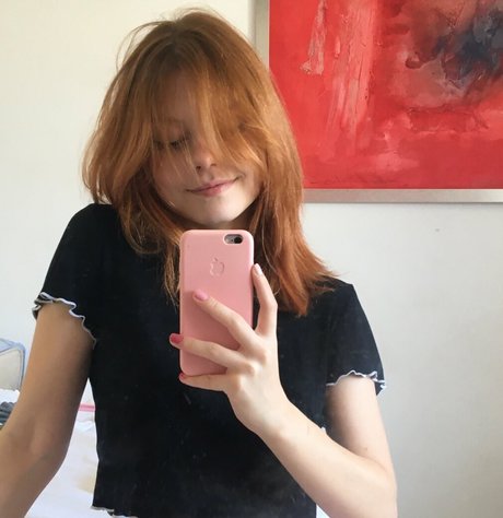 gbrllareis naked model pics