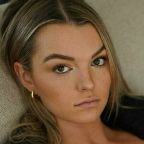 livroyalty erotic star images