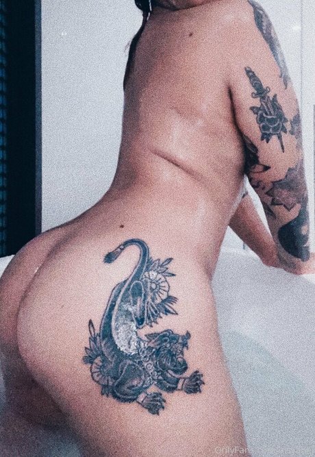 Aisyahej free model photo