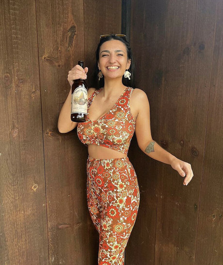 Lisa Unterman hot actress img