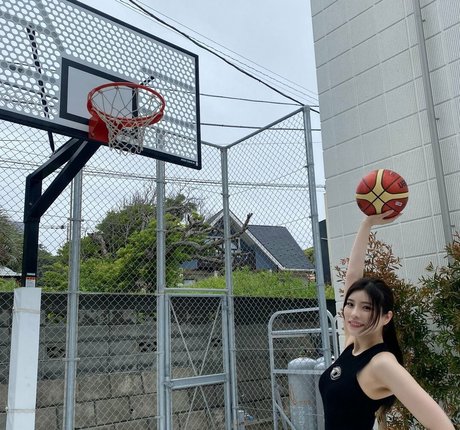 Kamiki Rei pretty pornstar picture