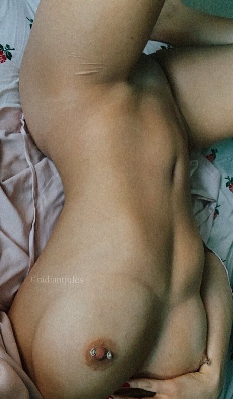 RadiantJules model photos