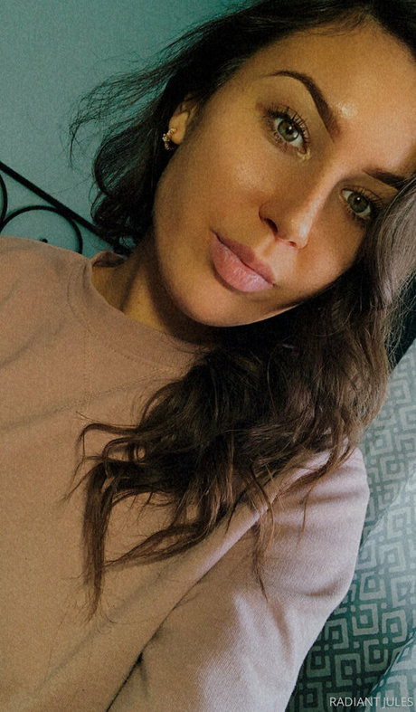 RadiantJules pornstar photos