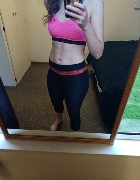 mysteriouskiwigirl pornstar naked image