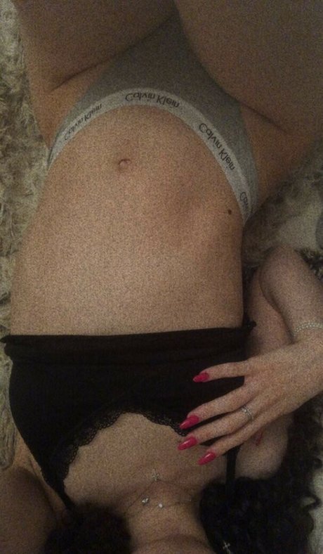 Celiaasalazarr hot model galleries