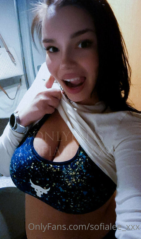 Sofia Lee exclusive star photos