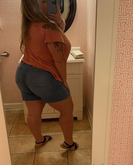 mrs bra buster top model image