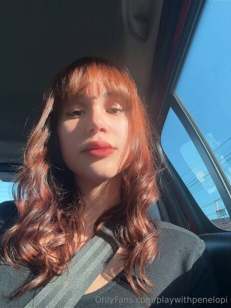 Playwithpenelopi top model photo