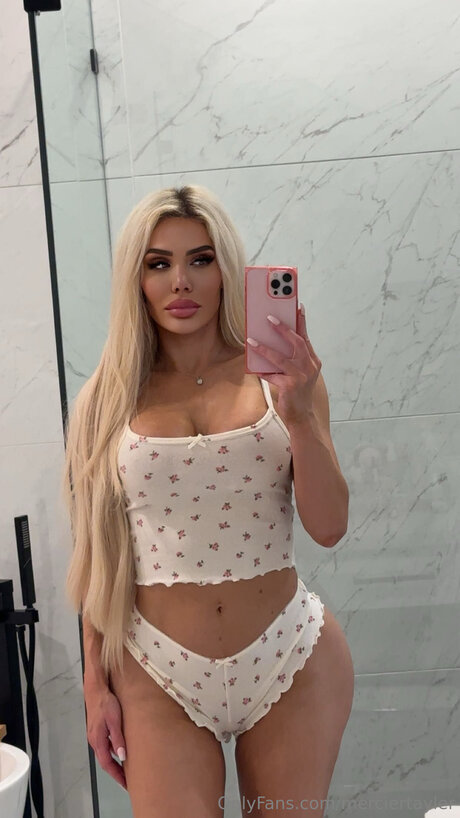Merciertayler model porn gallery