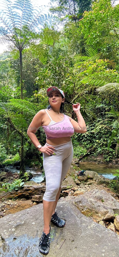 Sarah Ardhelia1995 model hd photo