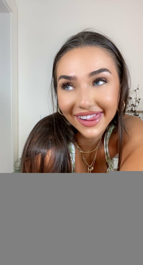 Oliviaj4 star free photos